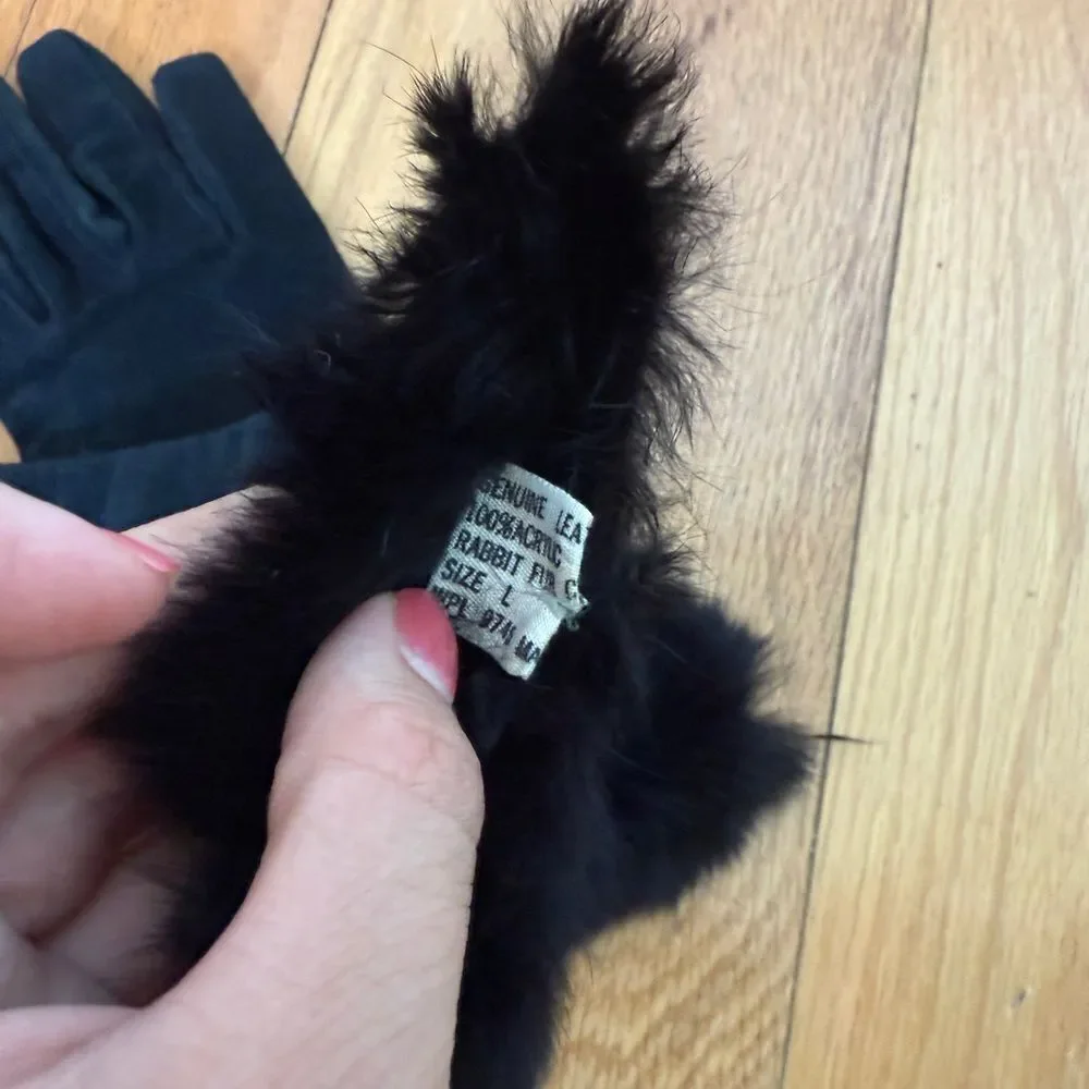 Fabulous Winter/ Fall Vintage Suede with Rabbit Fur Trim Gloves